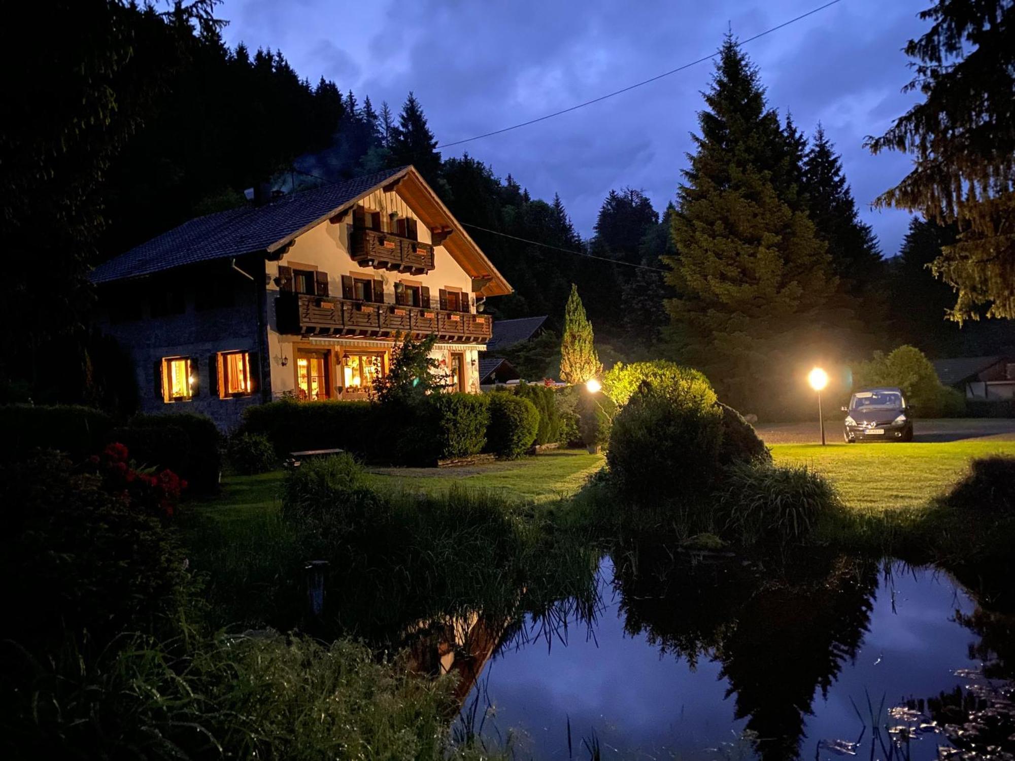 Chambres D'Hotes Des Cascades St-Nicolas Kruth ภายนอก รูปภาพ